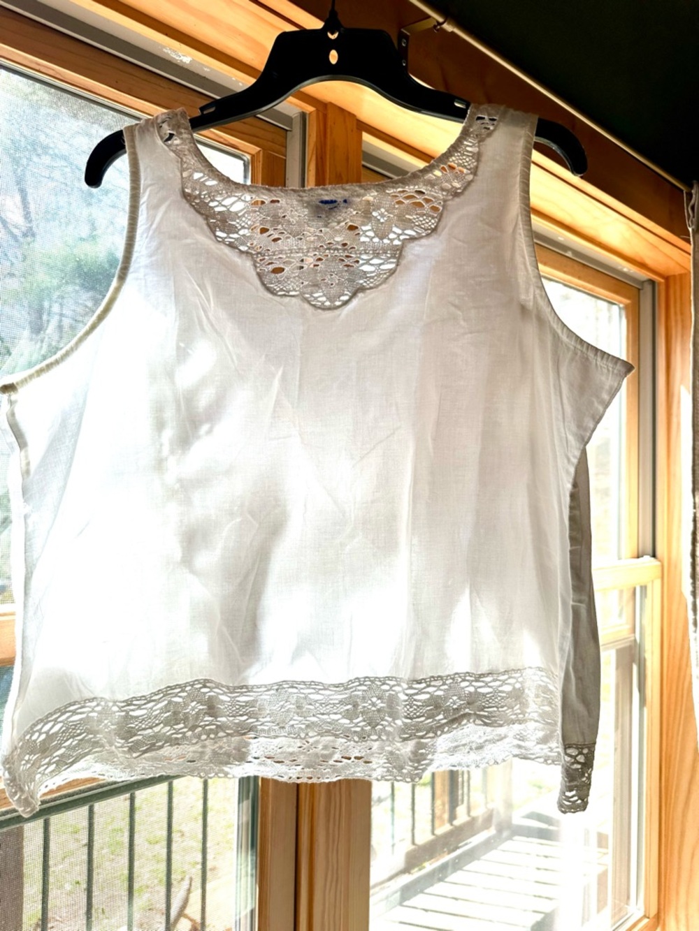 April Cornell Women’s White Lace Crochet Tank Top Lightweight Embroidered Shell* - Picture 2 of 5